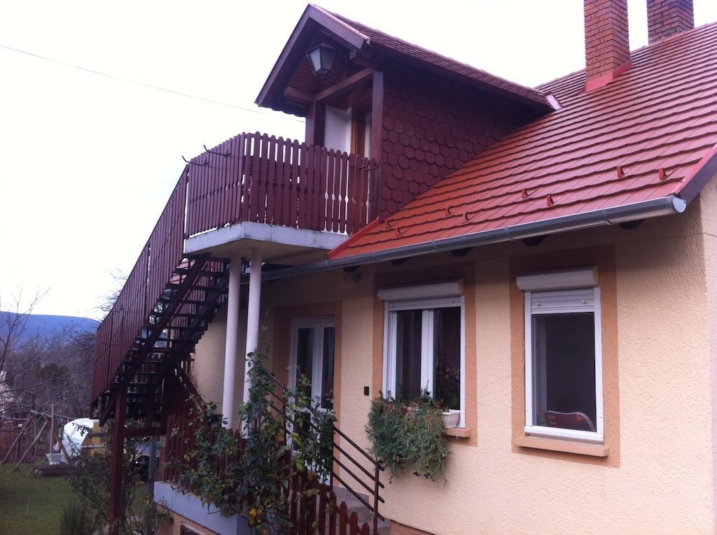 Miklai Ház Apartamento Szigliget Exterior foto